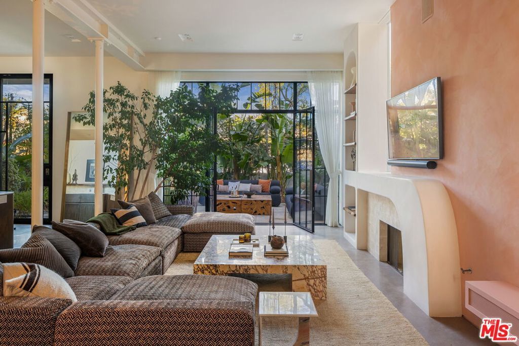 Photo of Listing #25498521