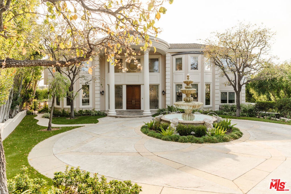 Photo of Listing #25496105