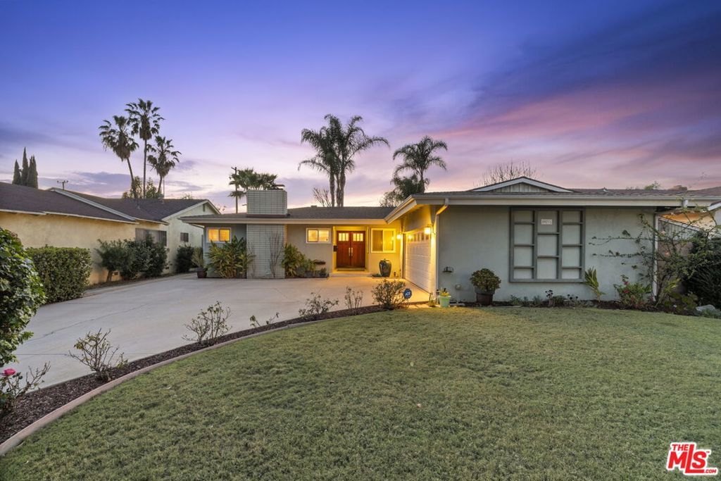 Photo of Listing #25498263