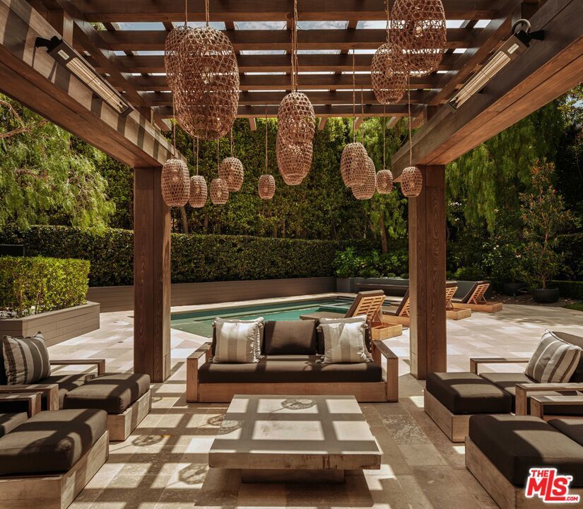 Photo of Listing #25493453