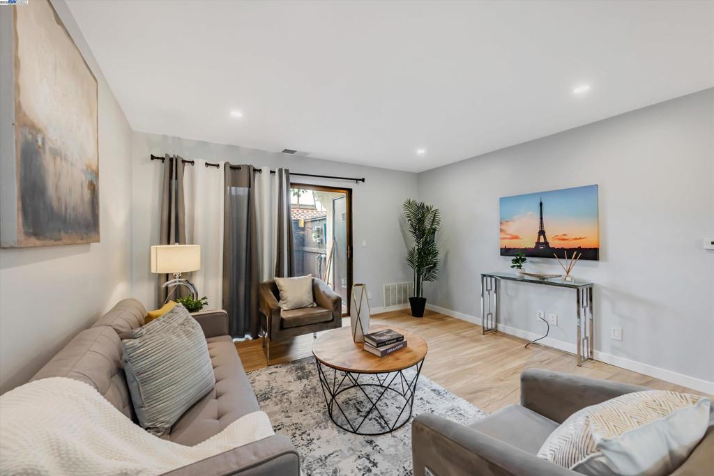 Photo of Listing #41085932