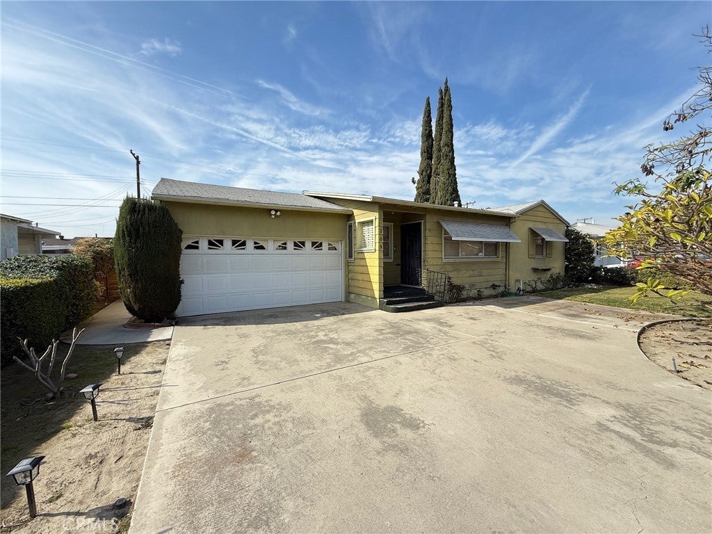 Photo of Listing #NP25031693