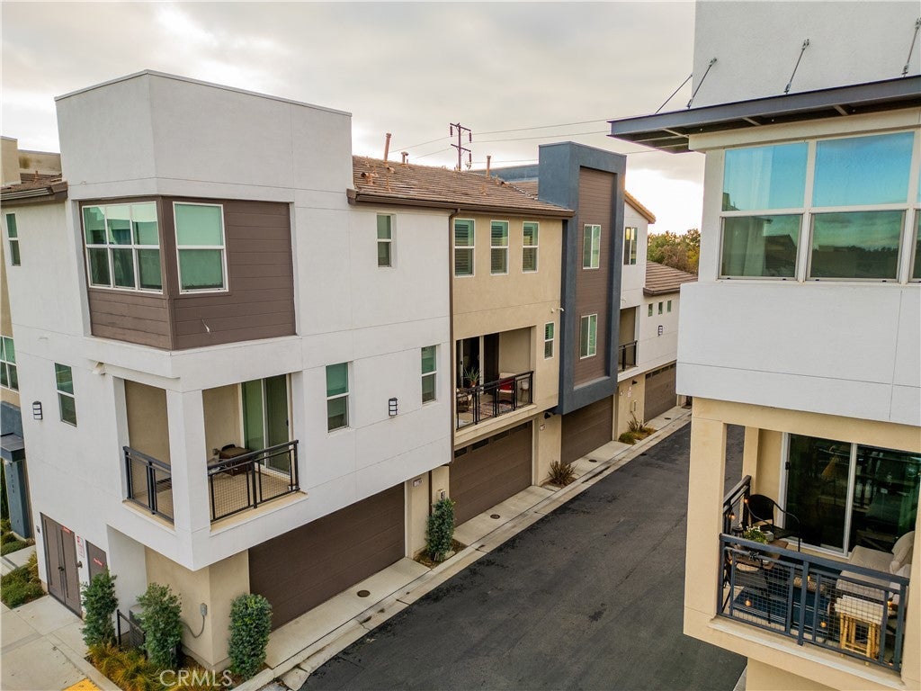 Photo of Listing #IV25032302