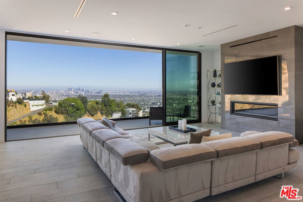 Photo of Listing #24469659