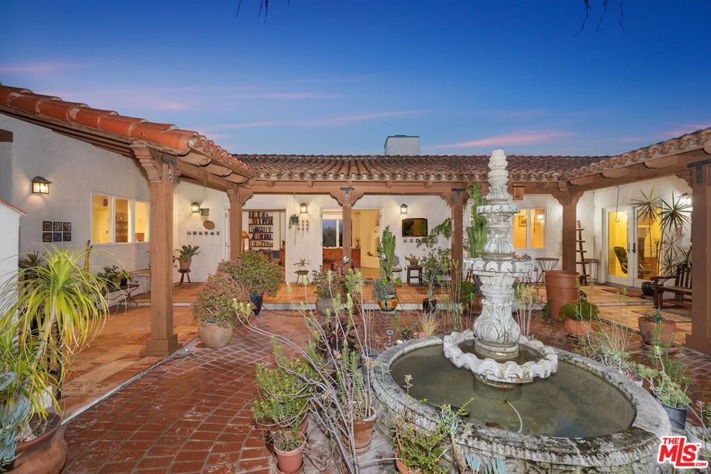 Photo of Listing #25498843