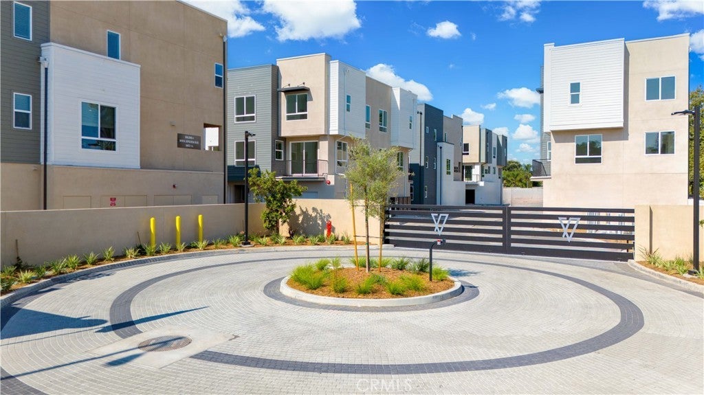 Photo of Listing #SR25025878