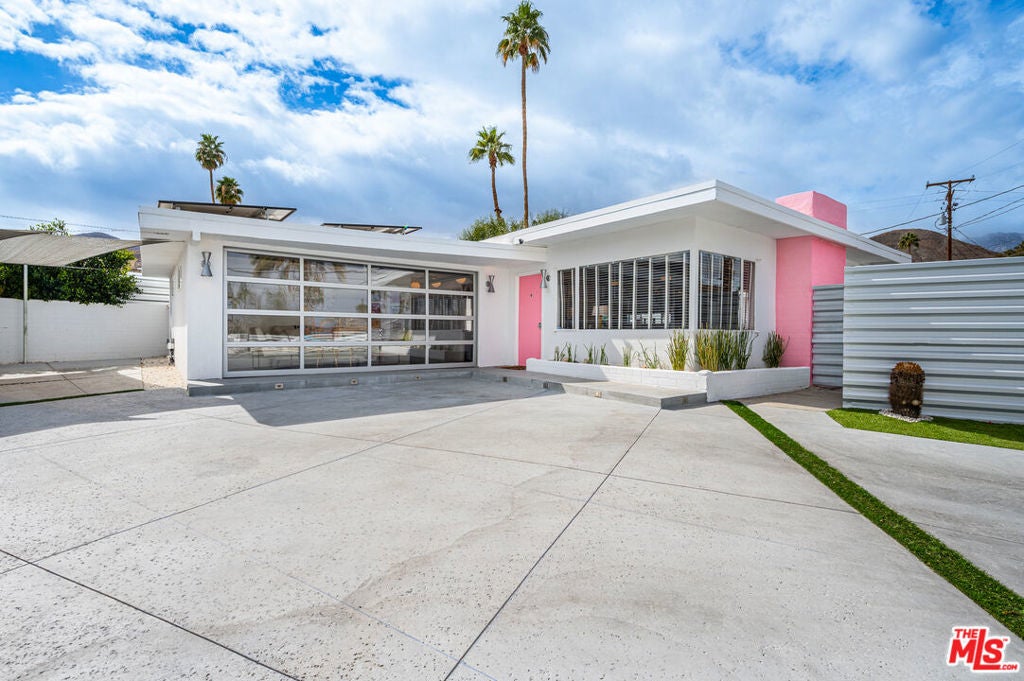 Photo of Listing #25498641