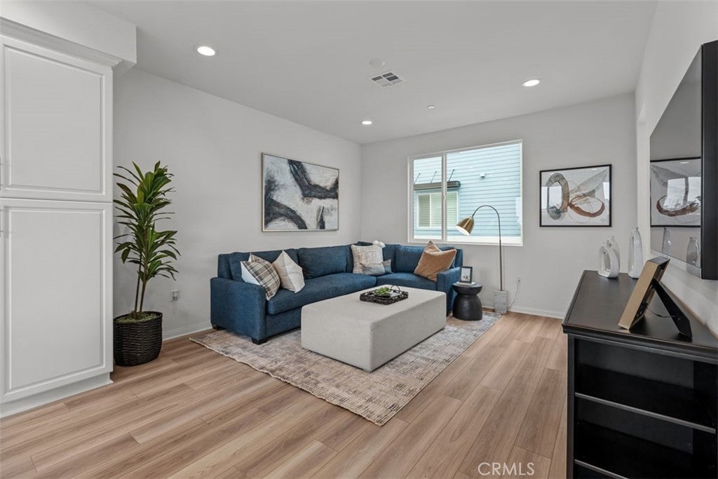 Photo of Listing #OC25034528