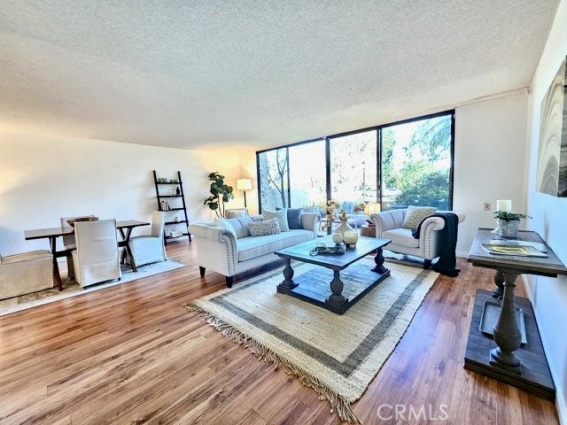 Photo of Listing #SR25034620