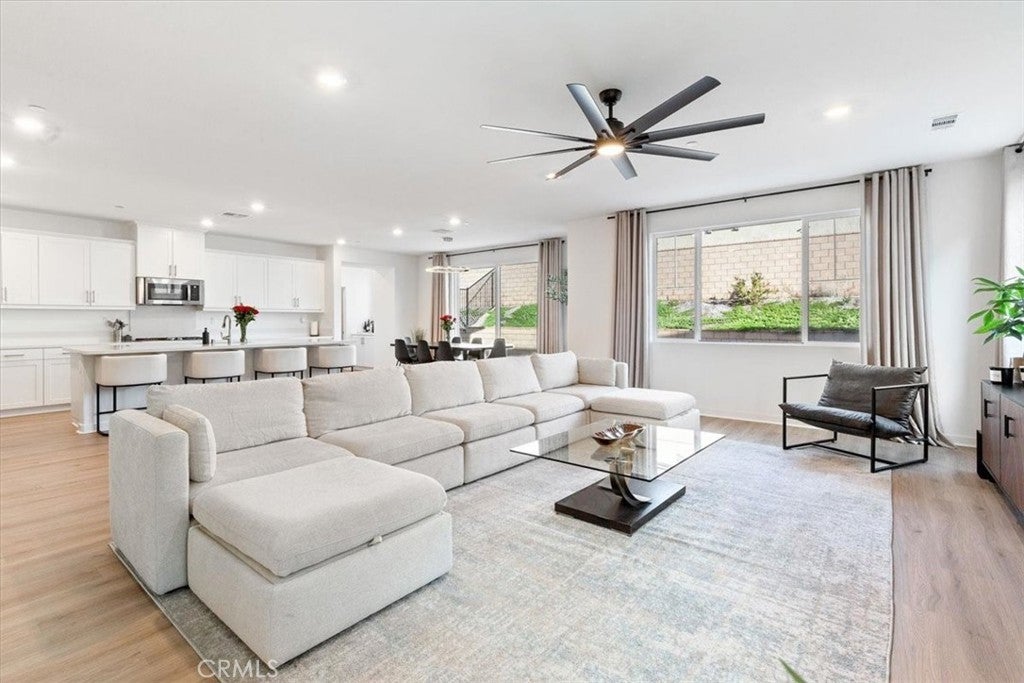 Photo of Listing #IV25034966