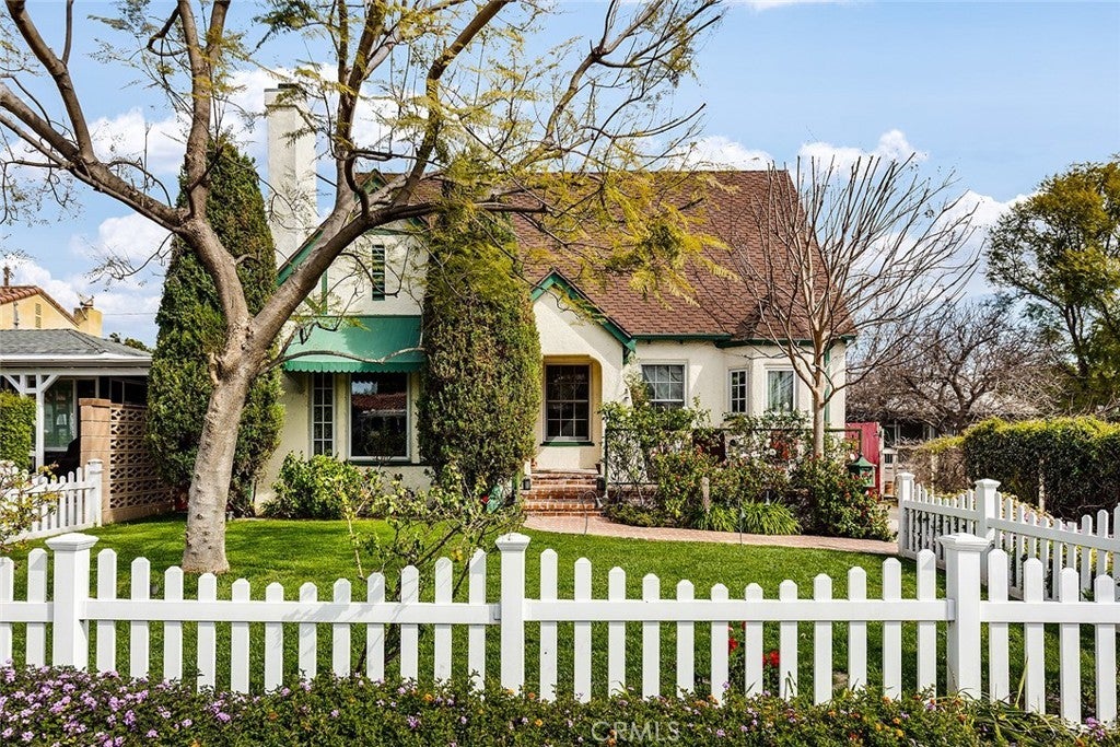 Photo of Listing #SR25035279