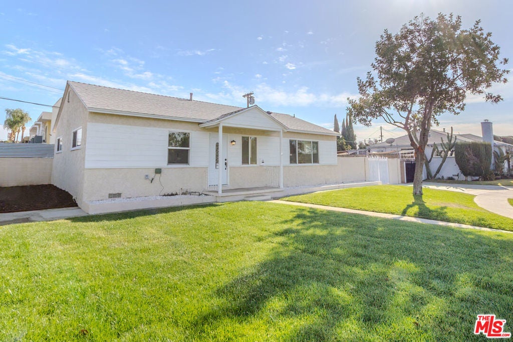 Photo of Listing #25499233