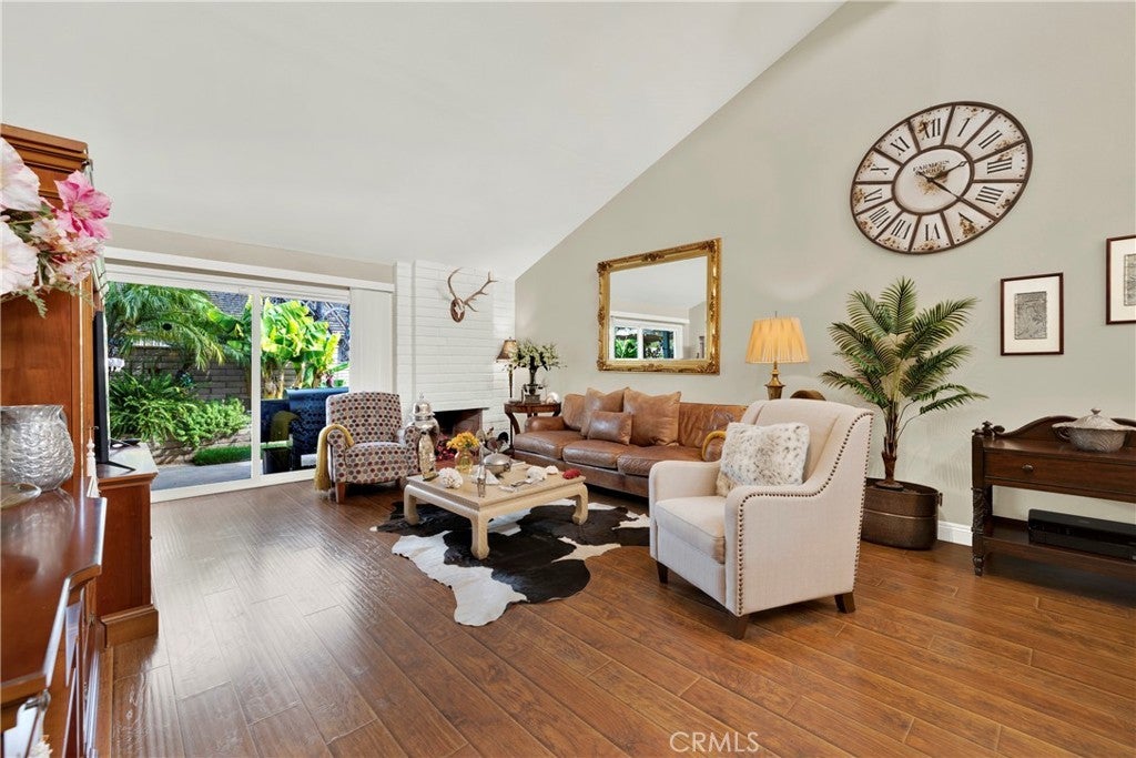 Photo of Listing #OC25034365