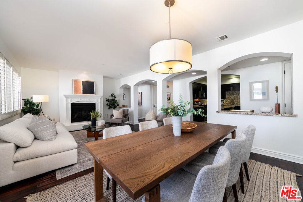 Photo of Listing #25499599