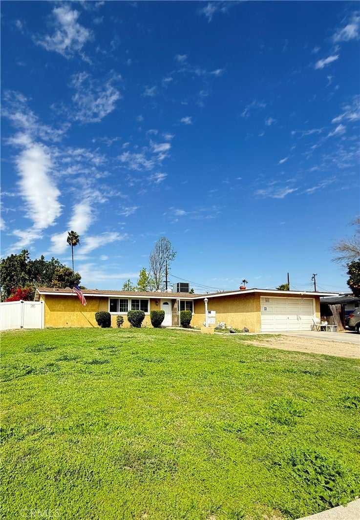 Photo of Listing #PW25035677