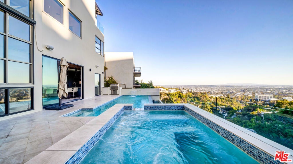 Photo of Listing #25500045