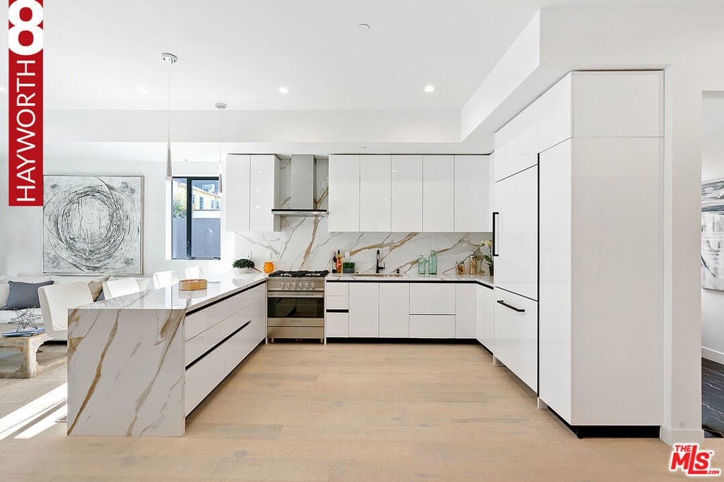 Photo of Listing #25498885