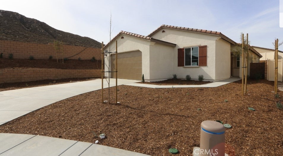 Photo of Listing #IV25036292