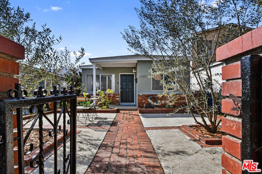 Photo of Listing #25493921