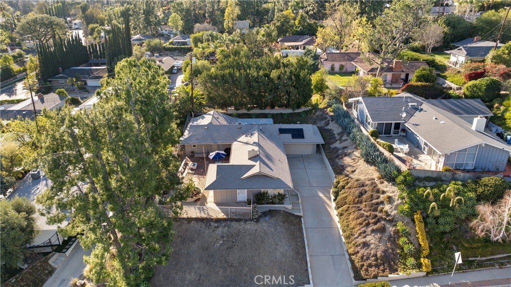 Photo of Listing #DW25037293