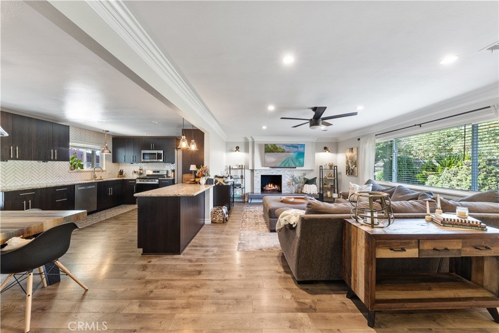 Photo of Listing #SW25035493