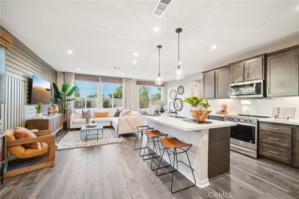 Photo of Listing #SW25037573