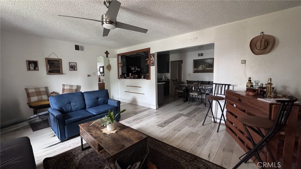 Photo of Listing #DW25037563