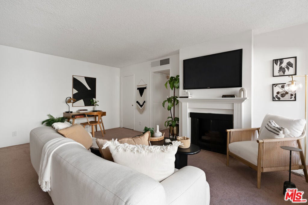 Photo of Listing #25500817