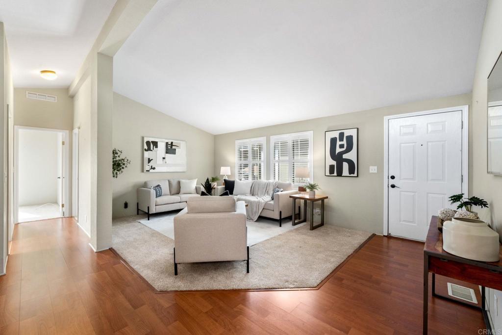 Photo of Listing #PTP2501267