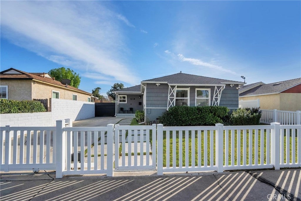 Photo of Listing #SR25032095