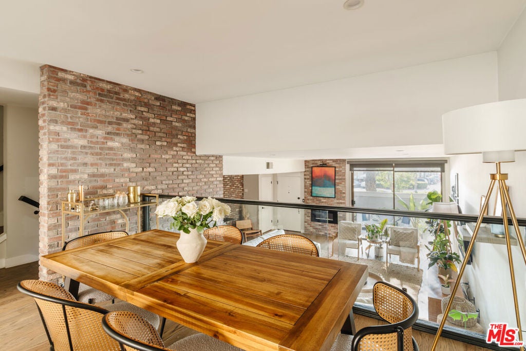 Photo of Listing #25499823