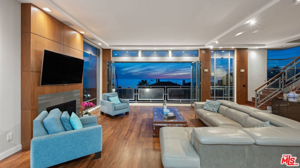 Photo of Listing #25496825