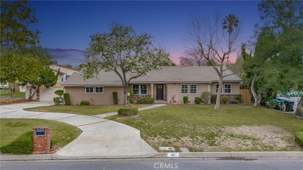 Photo of Listing #DW25038168