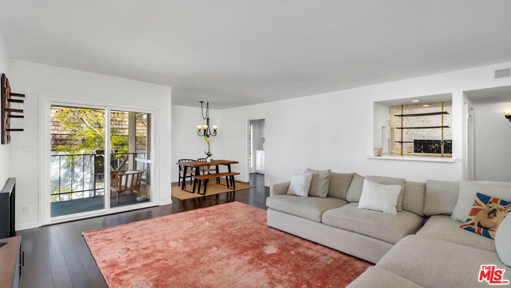 Photo of Listing #25497613