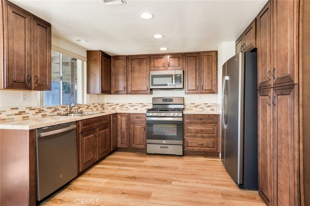 Photo of Listing #SW25038352