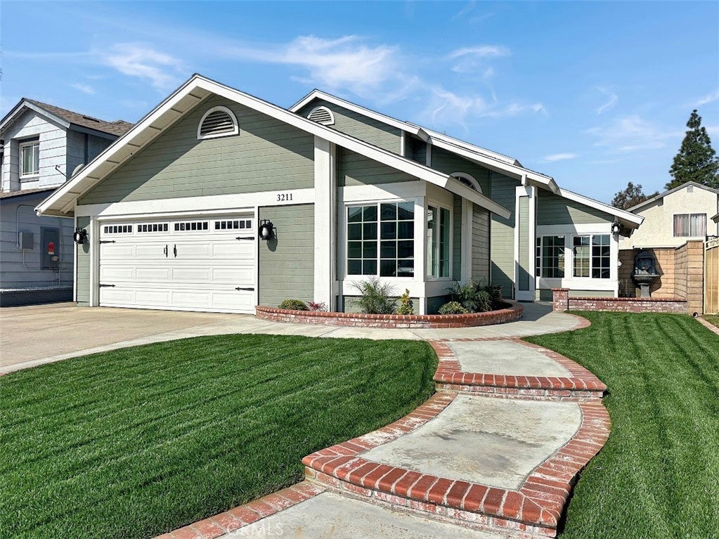 Photo of Listing #OC25037253