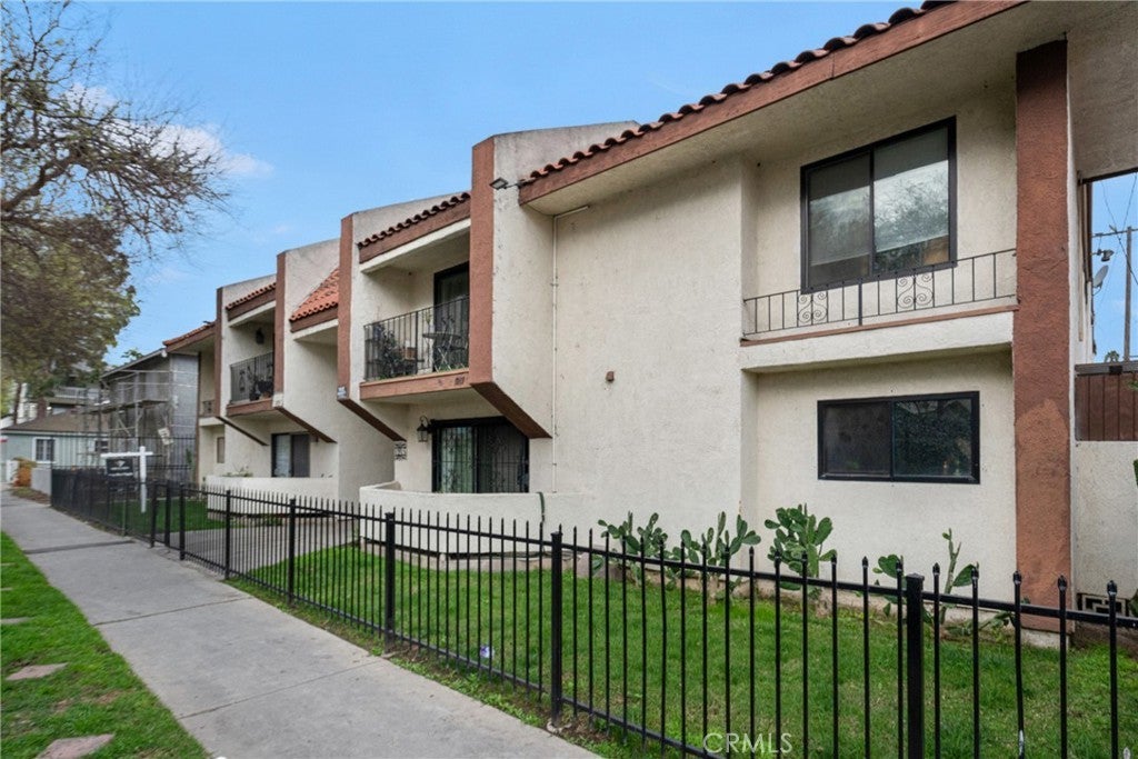 Photo of Listing #DW25035769