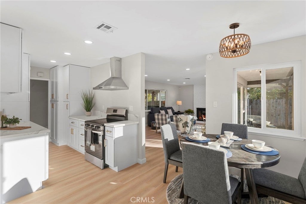 Photo of Listing #OC25038574