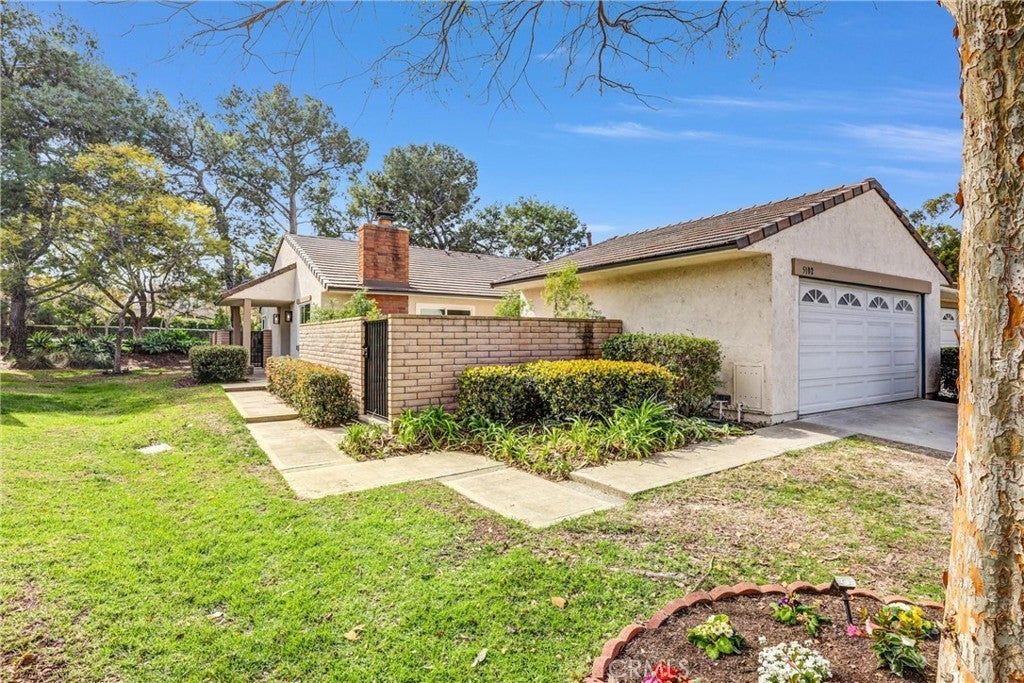 Photo of Listing #OC25036293