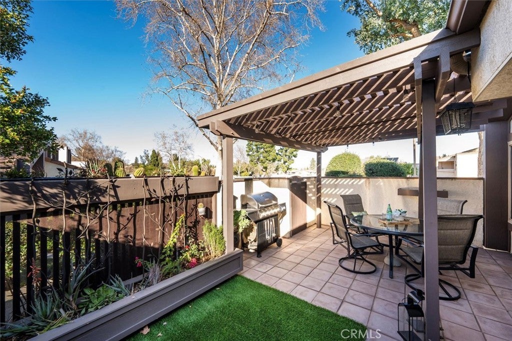 Photo of Listing #SR25038660