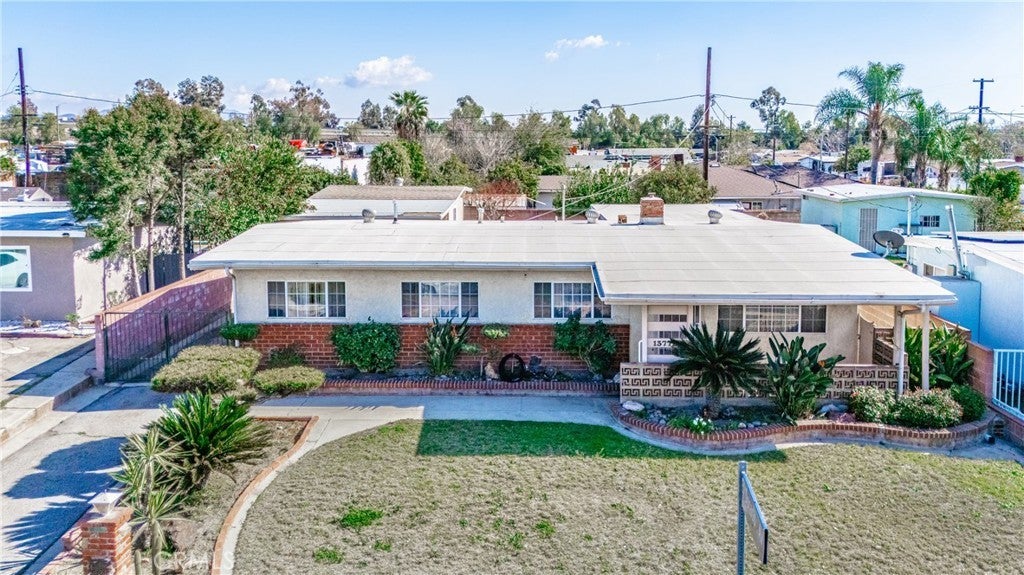 Photo of Listing #DW25037903