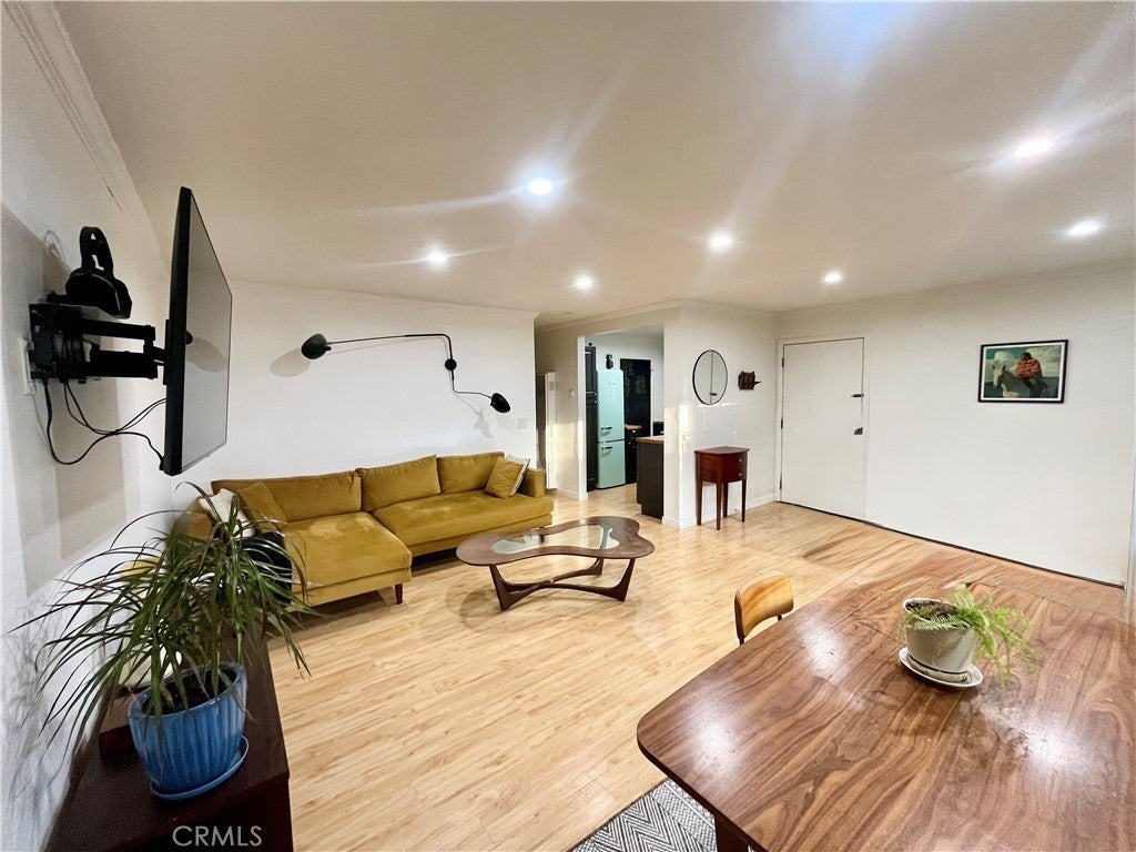 Photo of Listing #OC25039858