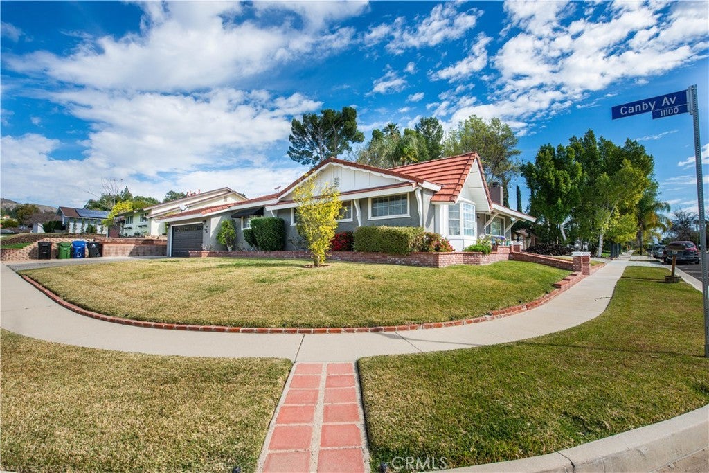 Photo of Listing #SR25040021