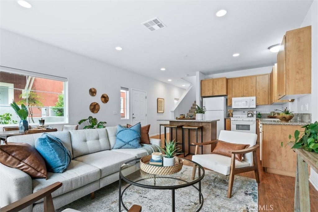 Photo of Listing #SC25039275