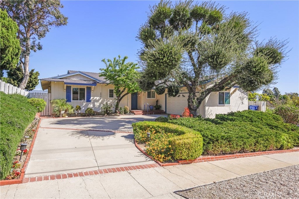 Photo of Listing #SR25034073