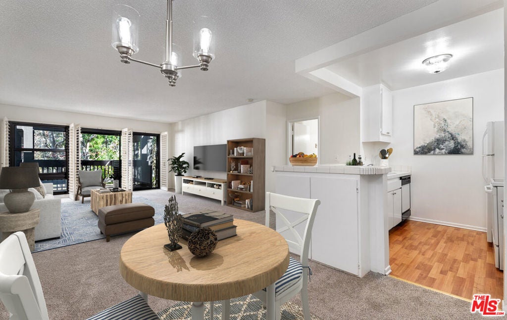 Photo of Listing #25501396