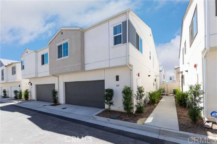 Photo of Listing #PTP2501407