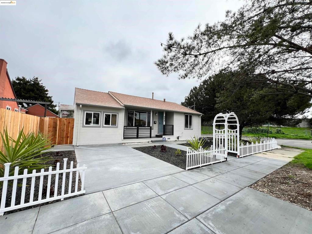 Photo of Listing #41087041