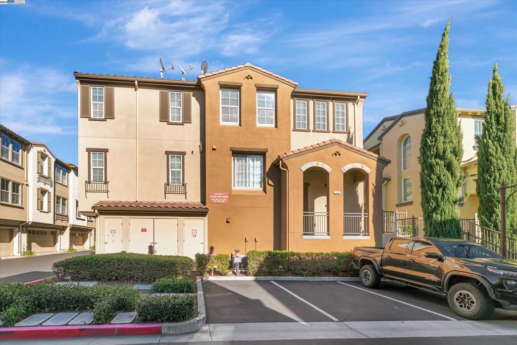 Photo of Listing #41087044