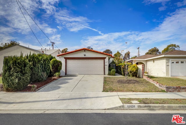 12521 Cedar Avenue, Hawthorne.